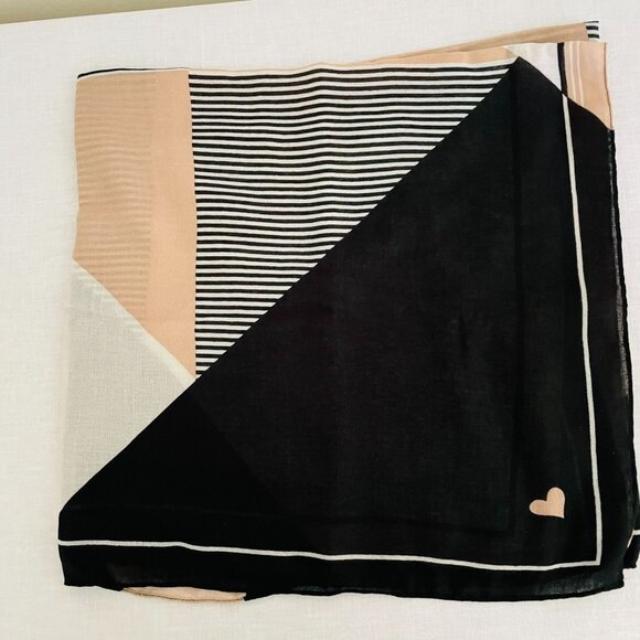 Geometric Patterned Scarf Shawl Wrap 72" x 34" Black Beige White - Picture 3 of 8